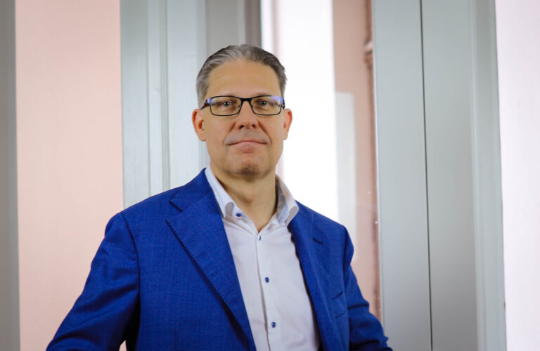 Caught in the Middle: The Hidden Strain of Management’s Most Crucial Role 